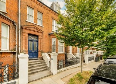Properties for sale in Hemstal Road - NW6 2AB view1