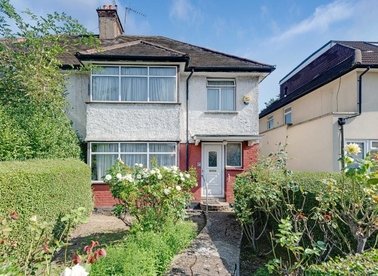 Properties for sale in Hendon Way - NW2 2NG view1