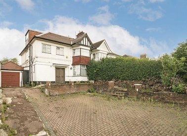 Properties for sale in Hendon Way - NW4 3NE view1