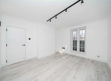 Properties for sale in Hendre Road - SE1 5NN view1