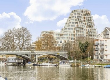 Properties for sale in Henry Macaulay Avenue - KT2 5FF view1