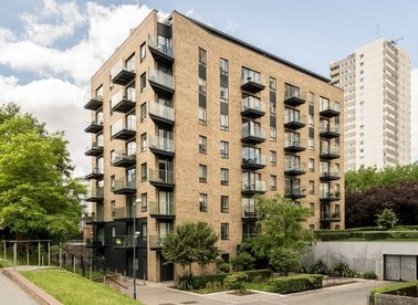 Properties for sale in Heritage Place - TW8 0RN view1