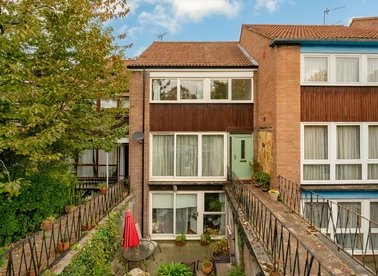 Properties for sale in Hermitage Lane - NW2 2EY view1