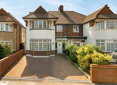 Properties for sale in Hervey Close - N3 2HG view1