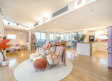 Properties for sale in High Holborn - WC1V 6DR view1