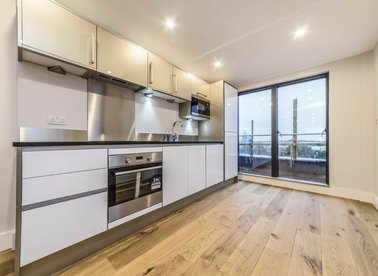 Properties for sale in High Street - TW13 4AB view1