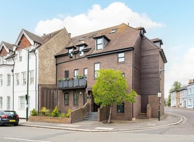 Properties for sale in High Street - TW12 2SQ view1