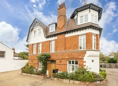 Properties for sale in High Street - TW12 2SW view1