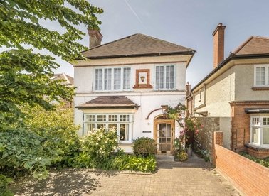 Properties for sale in High Street - TW12 2SX view1