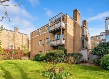 Properties for sale in Highbury Crescent - N5 1RX view1