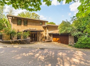 Properties for sale in Highfields Grove - N6 6HN view1