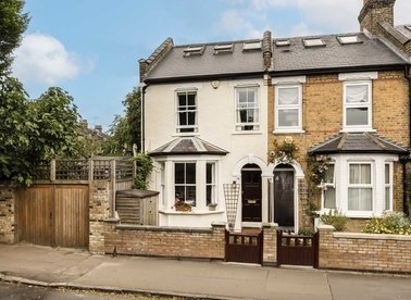 Properties for sale in Highworth Road - N11 2SH view1