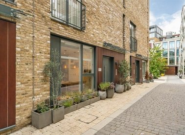 Properties for sale in Hilary Mews - SE1 1AN view1