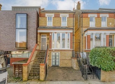 Properties for sale in Hillcourt Road - SE22 0PF view1