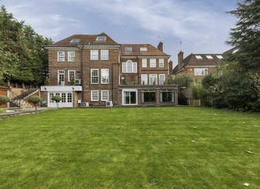 Properties for sale in Hocroft Road - NW2 2BL view1