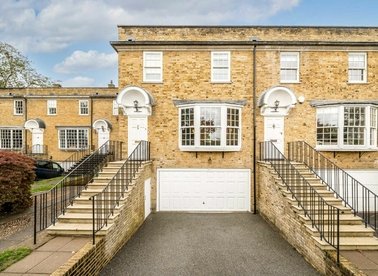 Properties for sale in Hogarth Way - TW12 2EL view1