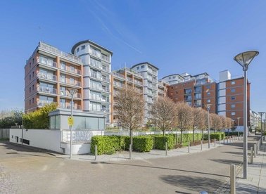 Properties for sale in Holland Gardens - TW8 0BF view1