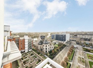 Properties for sale in Holland Gardens - TW8 0BH view1