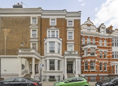 Properties for sale in Holland Park Gardens - W14 8DZ view1