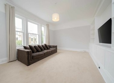 Properties for sale in Holland Park Gardens - W14 8DZ view1