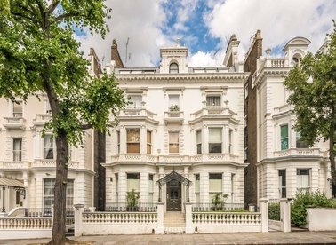 Properties for sale in Holland Park - W11 3SJ view1