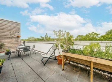 Properties for sale in Holloway Road - N7 6LJ view1