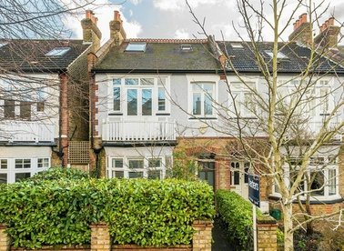 Properties for sale in Holmesdale Road - TW11 9LF view1