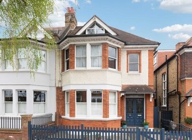 Properties for sale in Holroyd Road - SW15 6LN view1