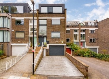 Properties for sale in Holt Close - N10 3HW view1