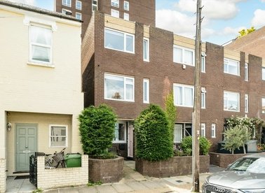 Properties for sale in Holyport Road - SW6 6LF view1