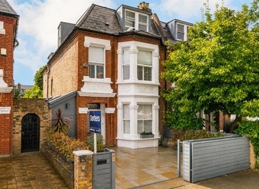 Properties for sale in Homefield Road - W4 2LN view1