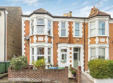 Properties for sale in Hopedale Road - SE7 7JH view1