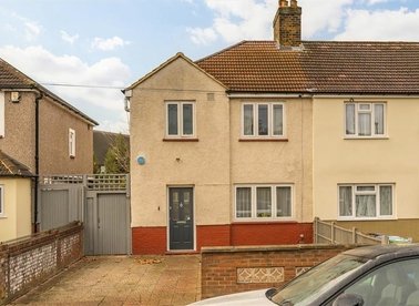 Properties for sale in Hornfair Road - SE7 7BE view1