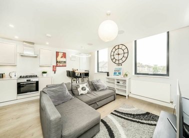 Properties for sale in Hornsey Road - N7 7LL view1