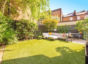 Properties for sale in Hornsey Road - N7 7AT view1