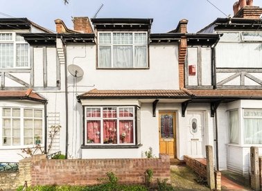 Properties for sale in Hounslow Gardens - TW3 2DU view1