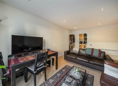 Properties for sale in Hoxton Square - N1 6NT view1