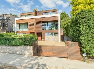 Properties for sale in Hurst Avenue - N6 5TX view1