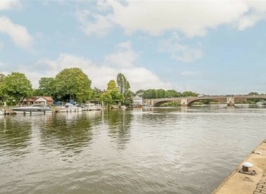 Hurst Road, East Molesey, KT8