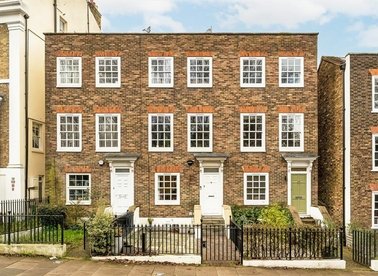 Properties for sale in Hyde Vale - SE10 8HP view1