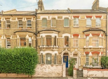 Properties for sale in Ilminster Gardens - SW11 1PJ view1
