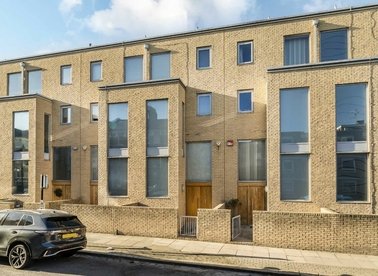 Properties for sale in Ilminster Gardens - SW11 1PF view1