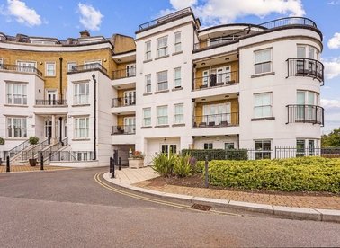 Properties for sale in Imperial Crescent - SW6 2TG view1