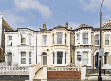 Properties for sale in Ingersoll Road - W12 7BE view1