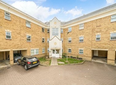 Properties for sale in International Way - TW16 7HP view1