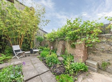 Properties for sale in Ivydale Road - SE15 3BU view1