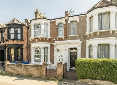 Properties for sale in Ivydale Road - SE15 3DY view1