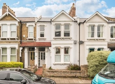 Properties for sale in Ivydale Road - SE15 3DG view1