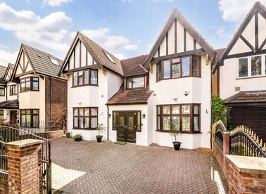 Properties for sale in Jersey Road - TW5 0TR view1