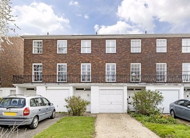 Properties sold in Johnsons Drive - TW12 2EQ view1